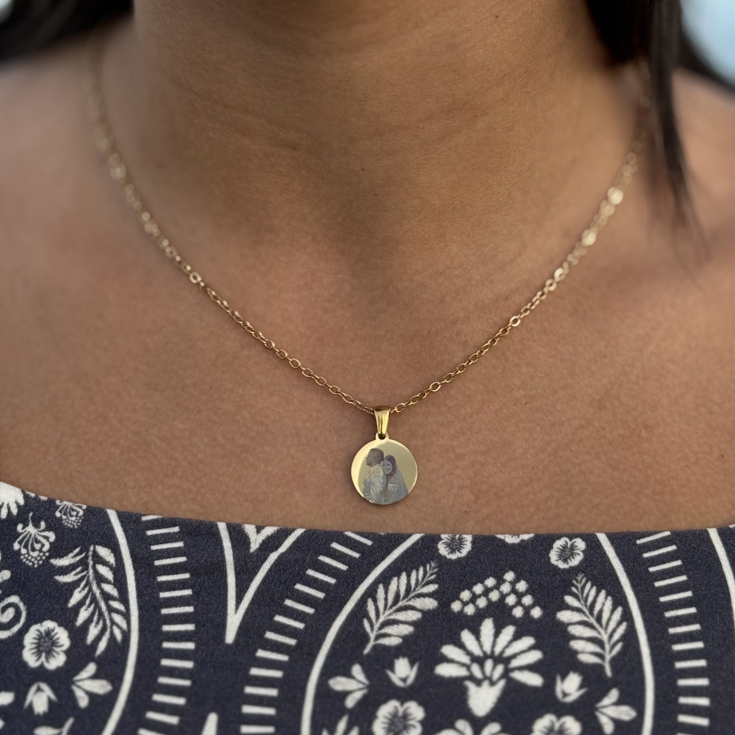 Colar personalizado medalha - dourado - Imagem 2