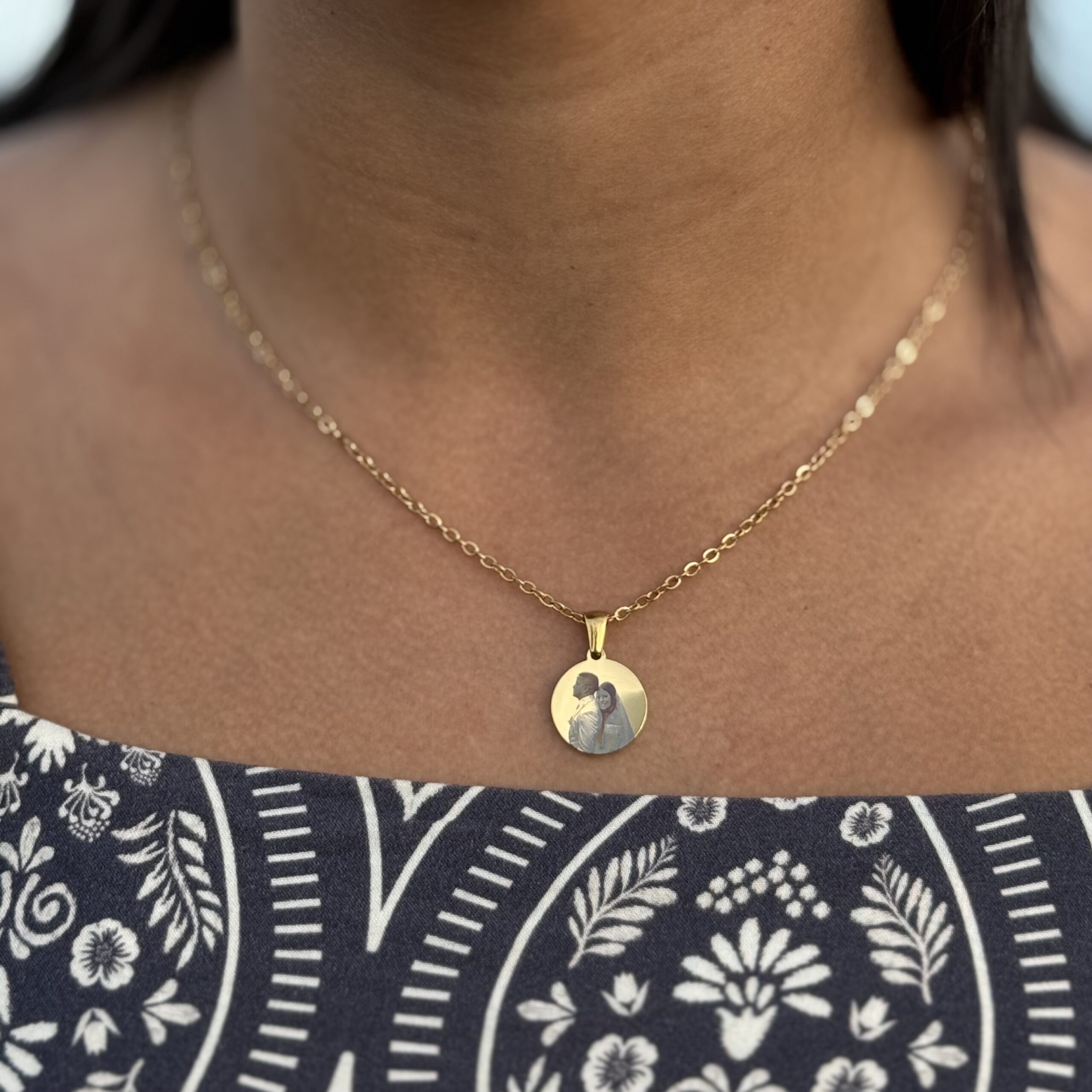 Colar personalizado medalha - dourado - Imagem 4