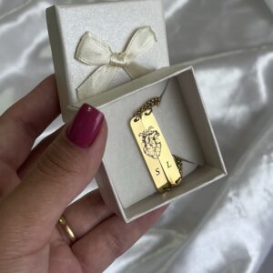 Kit de pulseiras – coração + inicial (dourado)